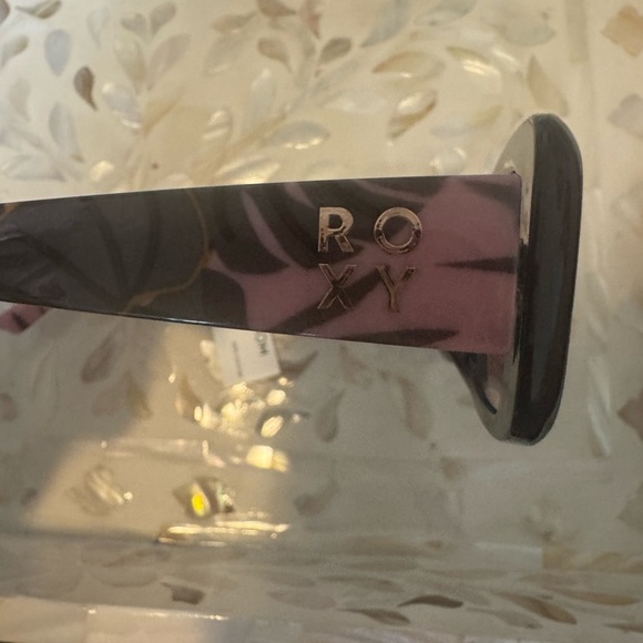 NWT Roxy Black Sunglasses with Pink Lenses - Picture 7 of 11